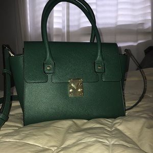 ⚡️A NEW DAY | BNWOT Autumn Evergreen Purse